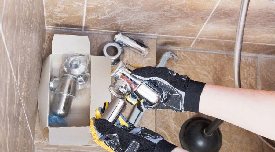 Professional gutter cleaning in Westwego, LA